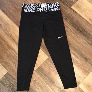 Black Nike leggings